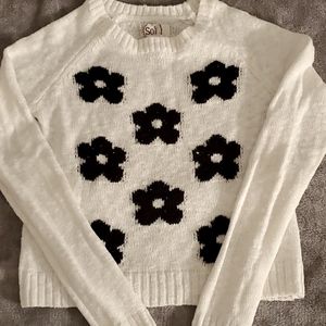 Women's M white sweater with flowers